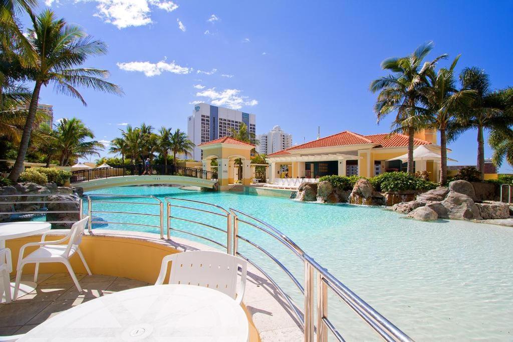 Deluxe Chevron Renaissance Apartment Gold Coast Exterior foto